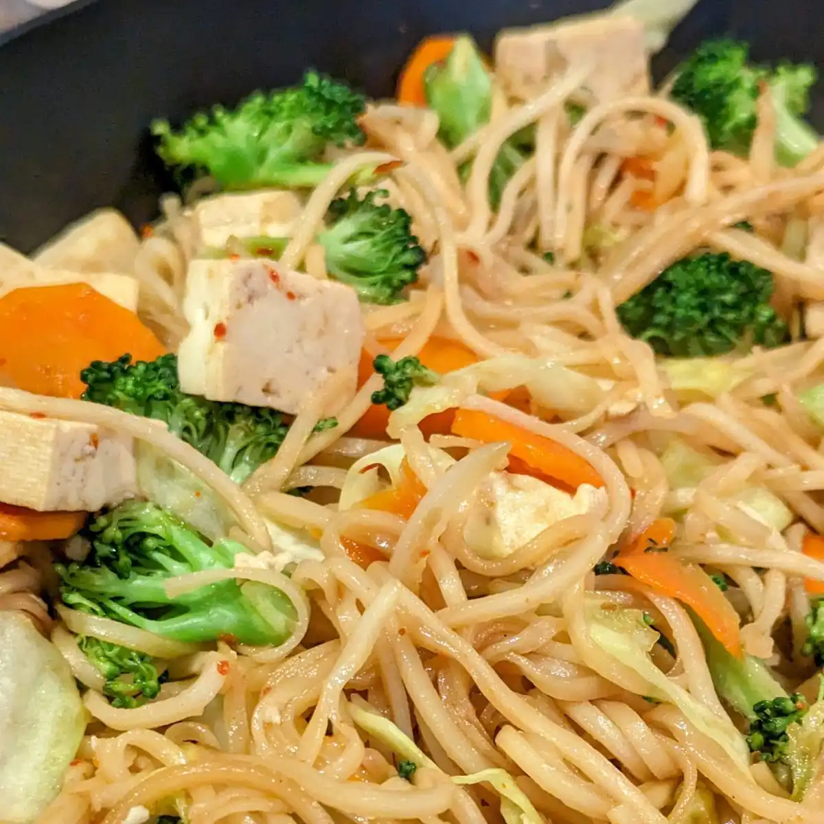 Veggues, Tofu, Noodles, and Sauce